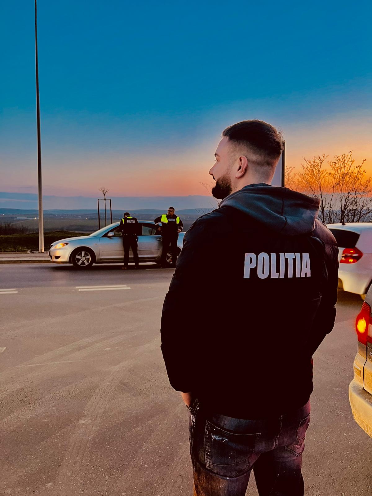 Un botoșănean care se juca de-a șoferul „blind date” cu Poliția