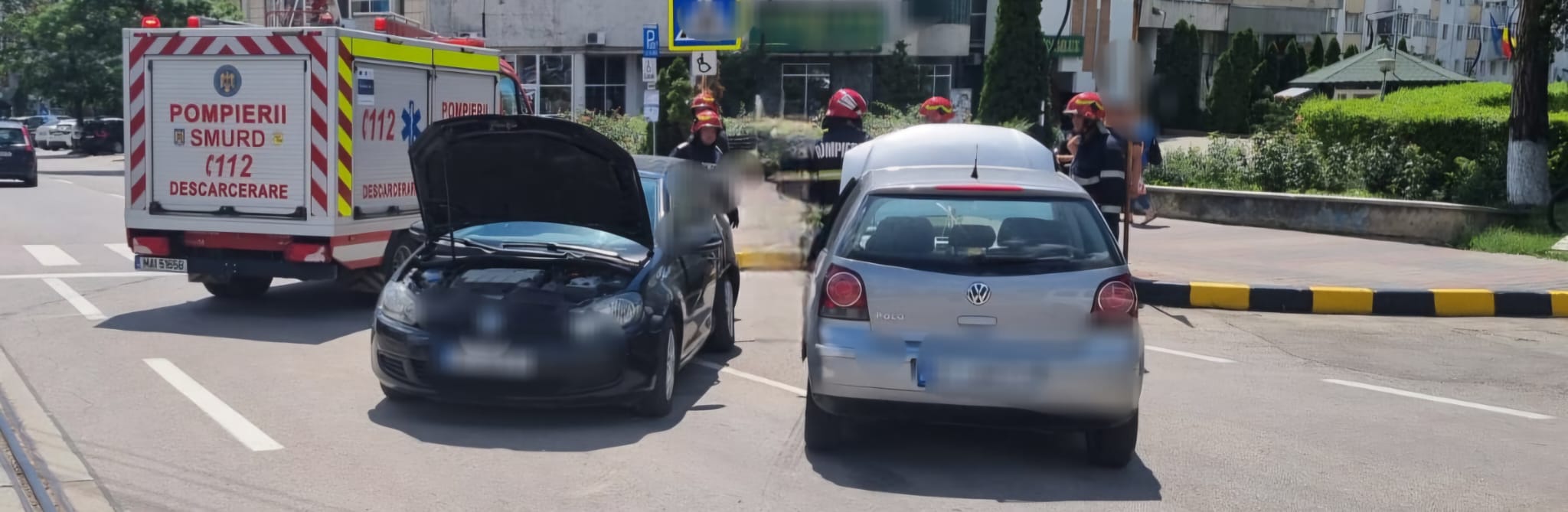 ACCIDENT cu două mașini pe Calea Națională: O femeie a fost transportată la spital