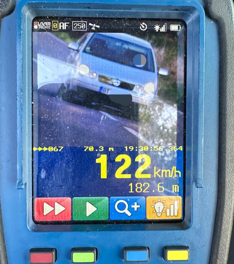 Cursă nebună la 18 ani, puștan oprit de polițiști pentru o viteză amețitoare în localitate