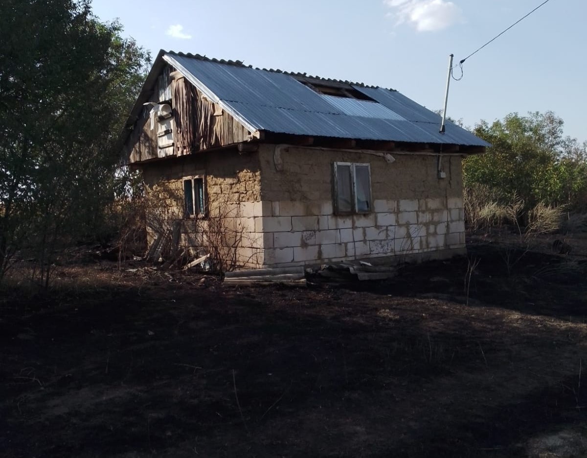 Pompierii au mai salvat o casă din calea flăcărilor 