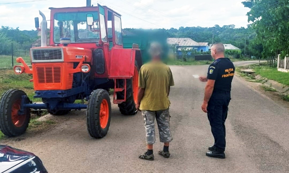 Un tractorist s-a întâlnit cu polițiștii, necaz mare după control