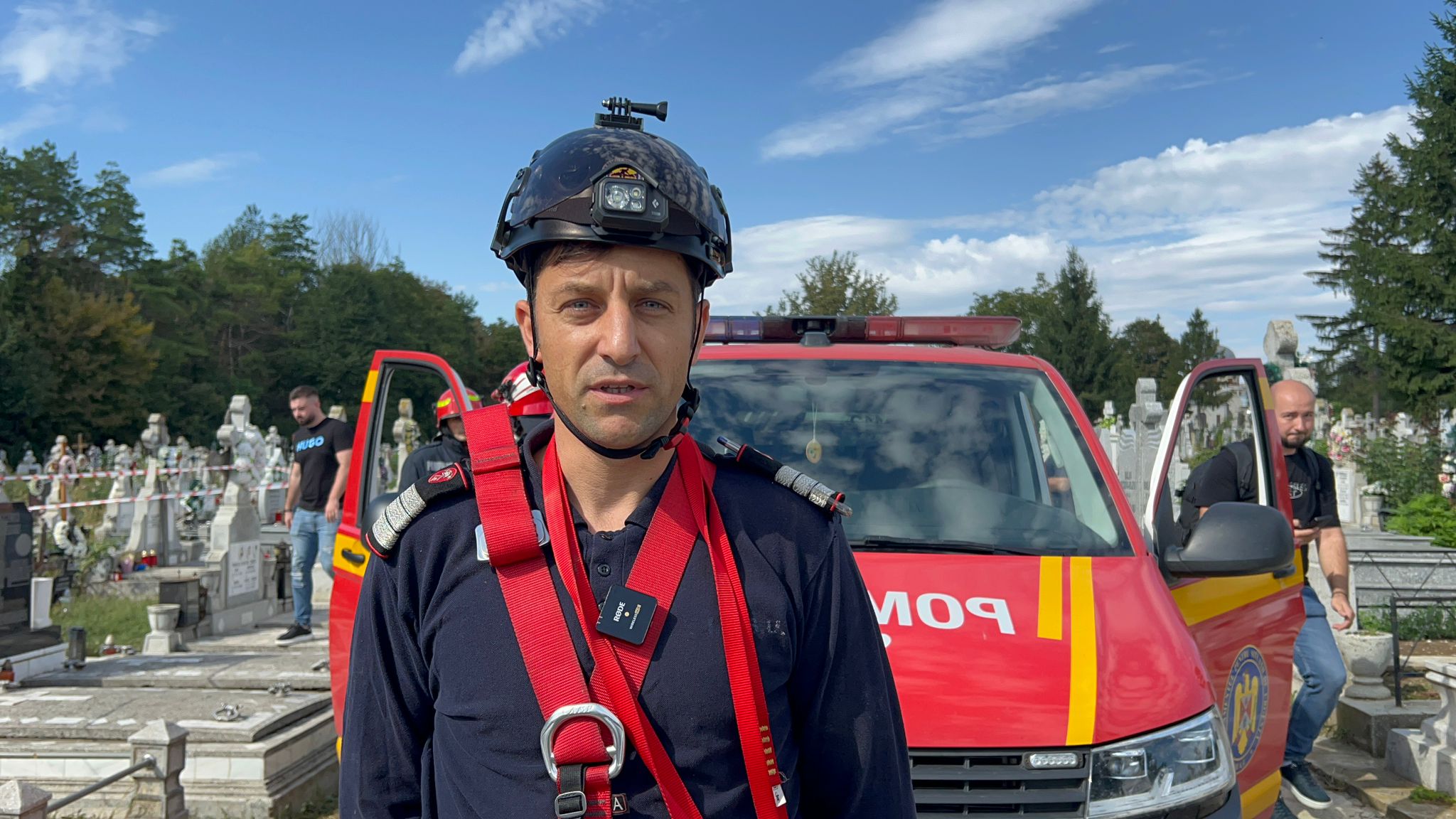 CUM a reușit alpinistul ISU să-l salveze pe botoșăneanul urcat în copac  – VIDEO 