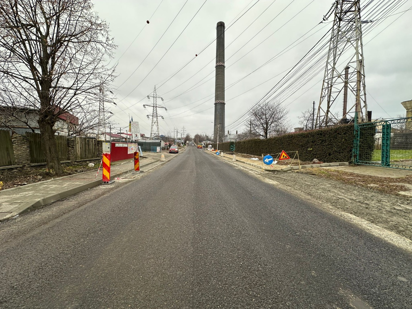 SE AMÂNĂ lucrările de asfaltare pe strada Pacea 