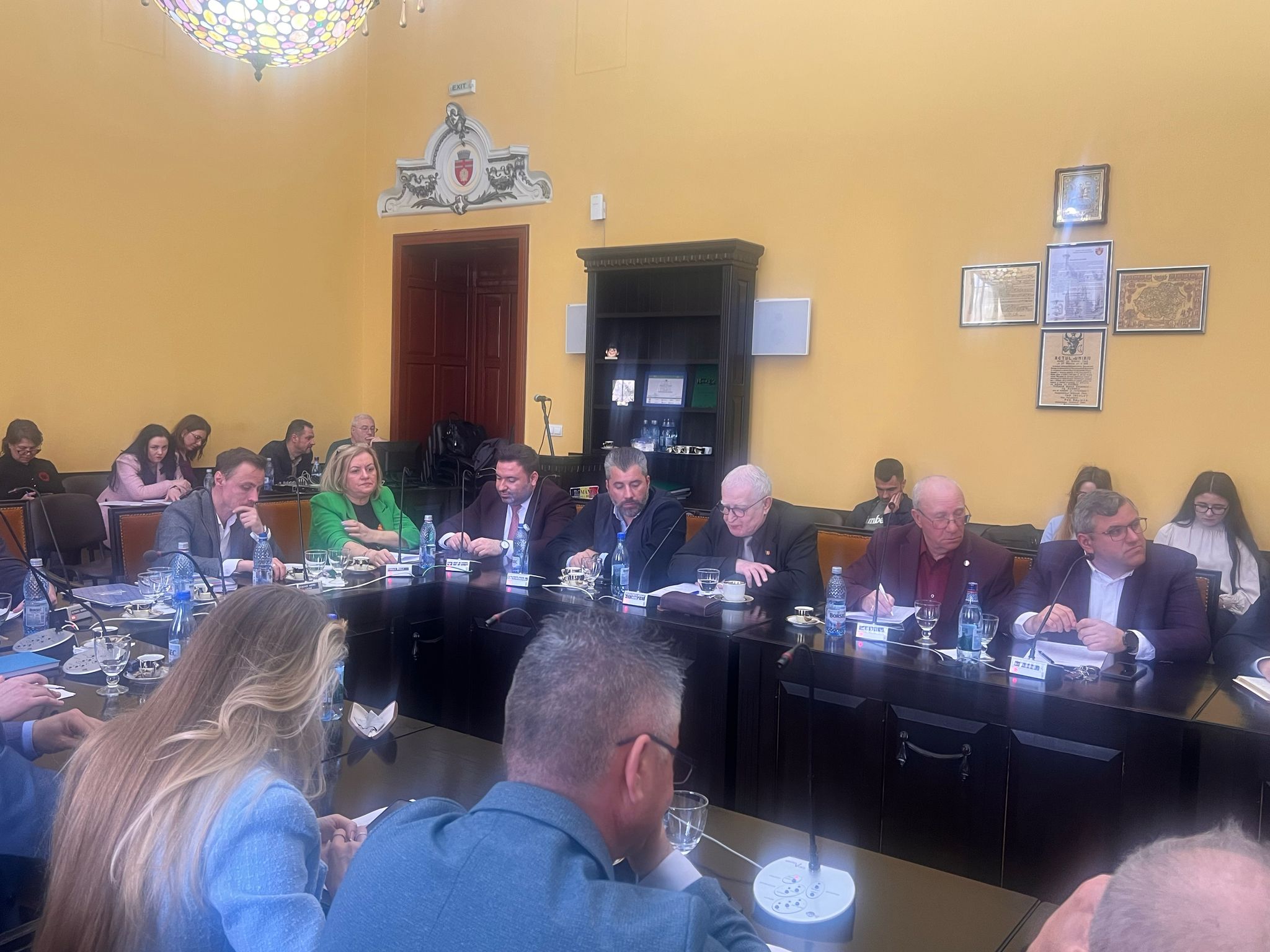 Un director de la o instituție a Primăriei a primit undă verde să-și păstreze „scaunul” – VIDEO