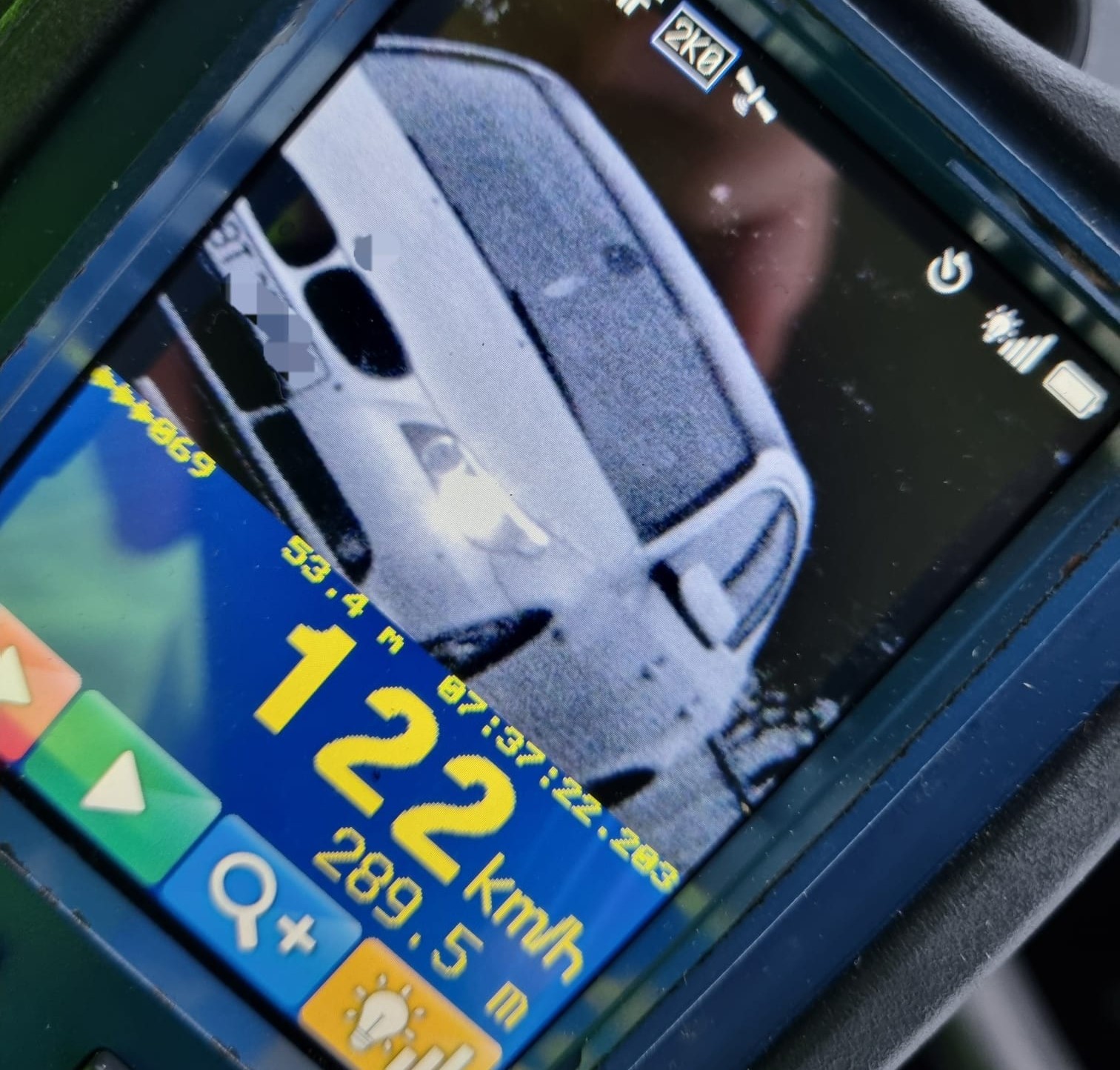 Șofer prins cu viteză excesivă în cadrul unei operațiuni rutiere, sancționat și fără permis de conducere