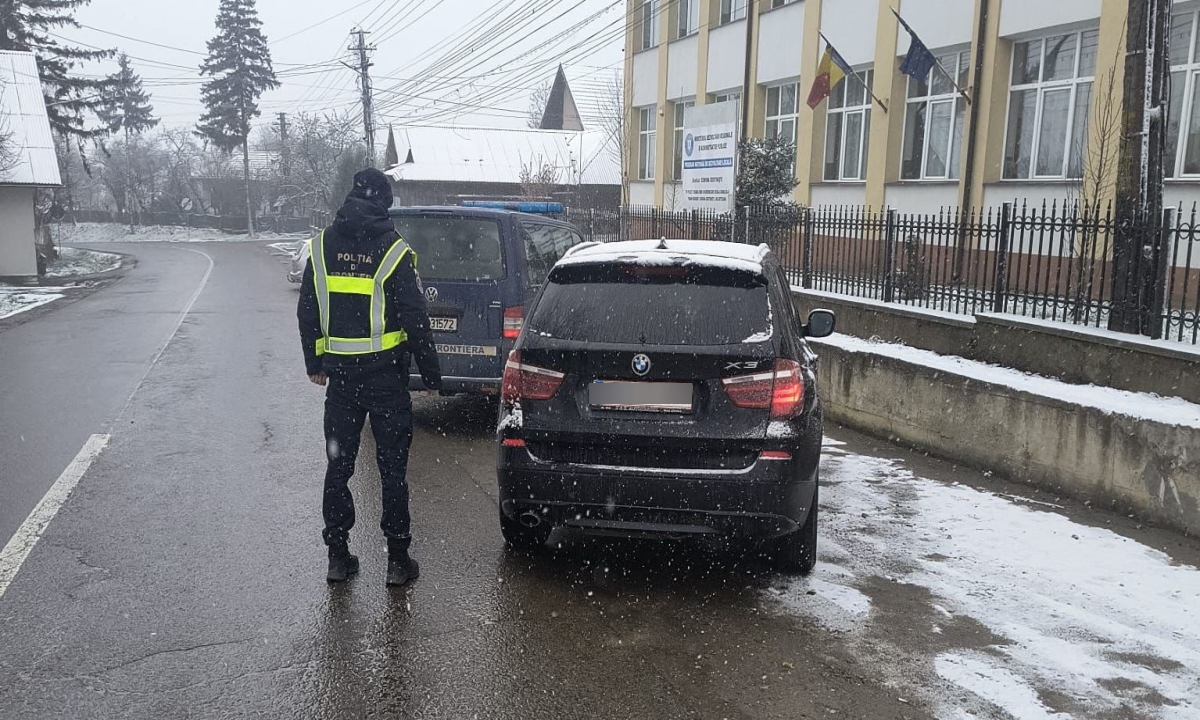 Tânără cu BMW trasă pe dreapta la prima oră, surpriză la control 
