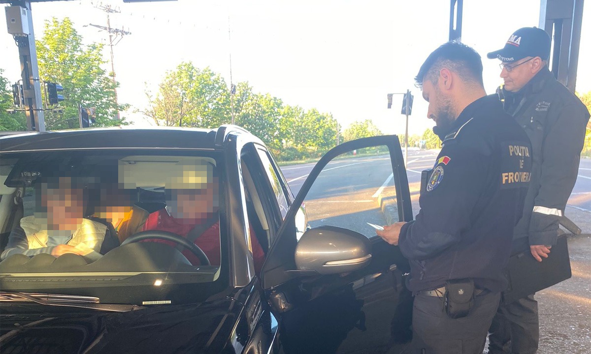 Un tânăr care pleca în Franța a dat de necaz la vamă: MOTIVUL pentru care a fost amendat și lăsat fără mașină 