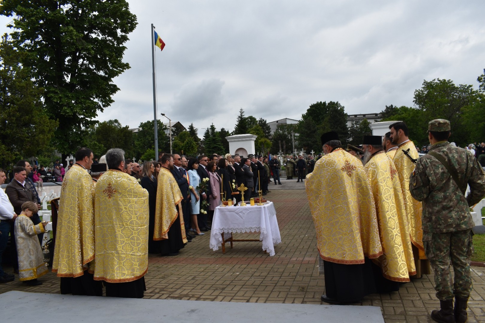 Singurul discurs de la Cimitirul Pacea: Pe eroi nu îi căutați în mormânt, ci în inima voastră – VIDEO 