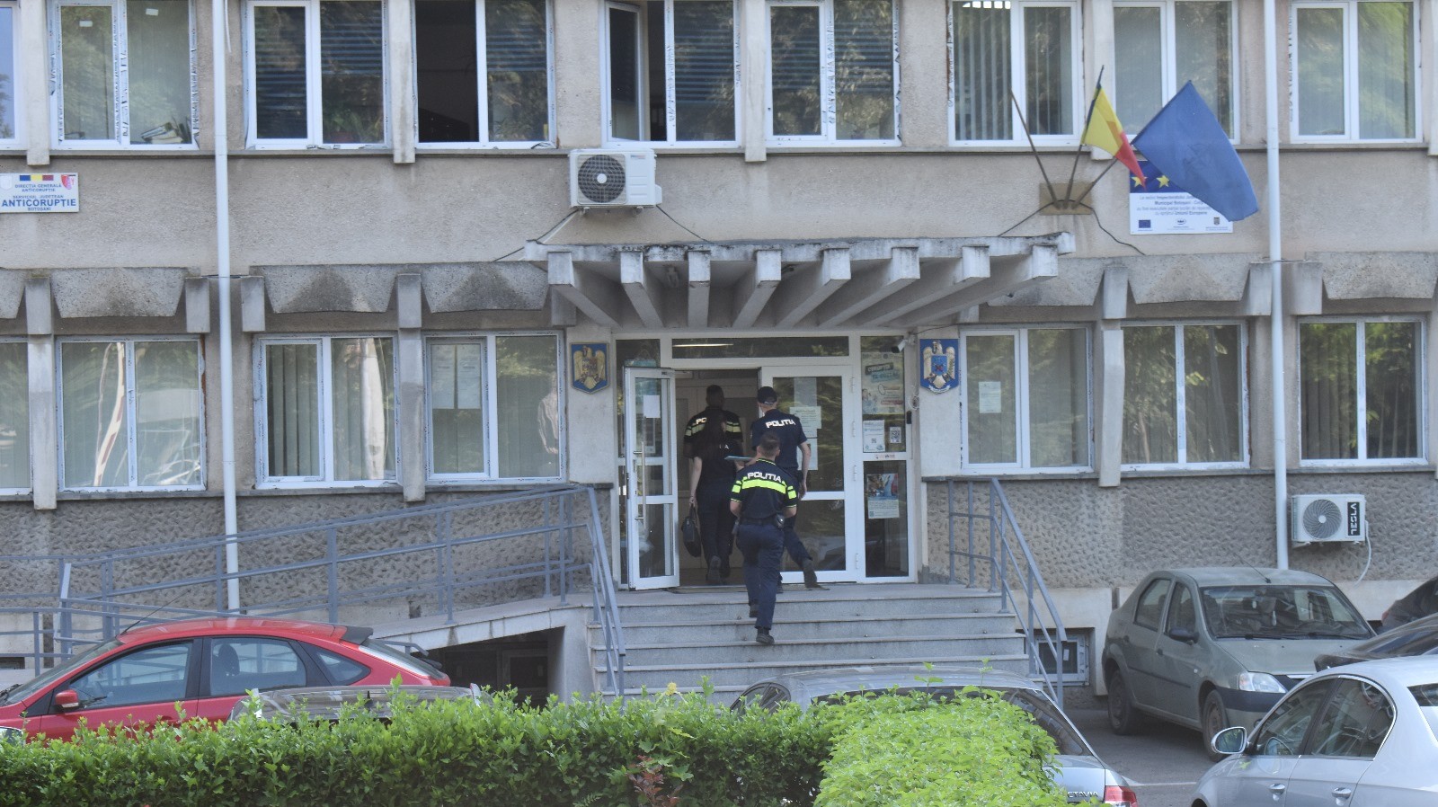 Trei femei bătute pe stradă, agresorul a ajuns în arest la Botoșani 