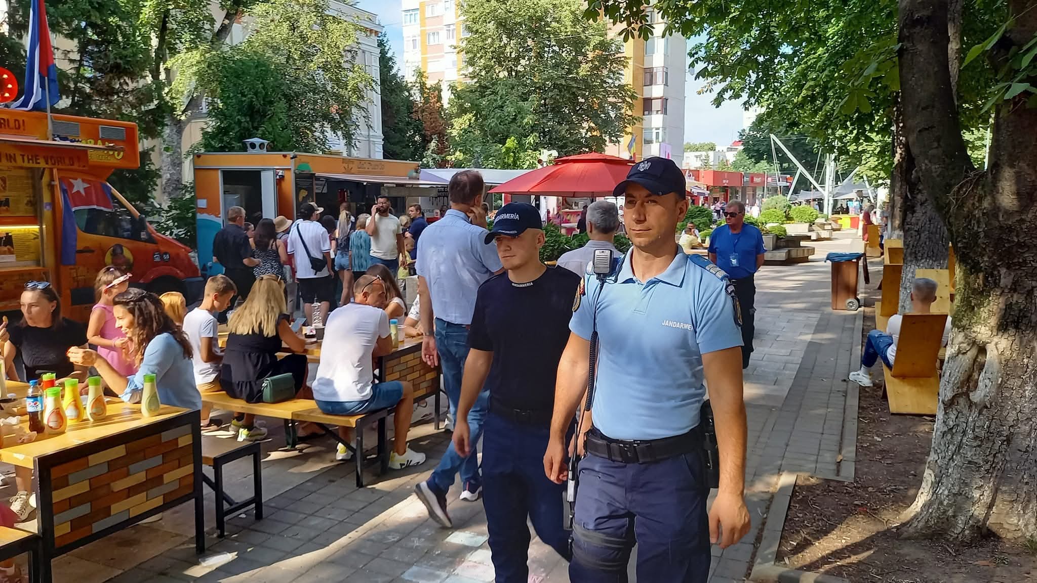 Jandarmii merg la Street Food Festival, circulația RESTRICȚIONATĂ pe bulevard