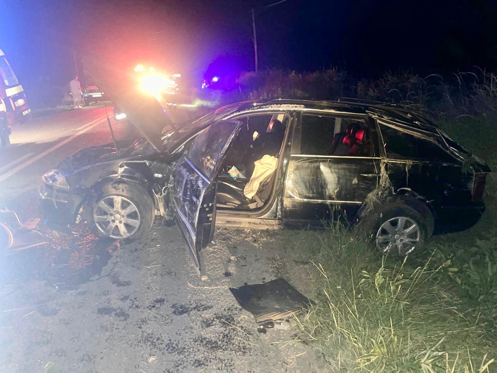 Accidentul de noaptea trecută: Mașina izbită într-un mal de pământ, șoferul pozitiv la drugtest 