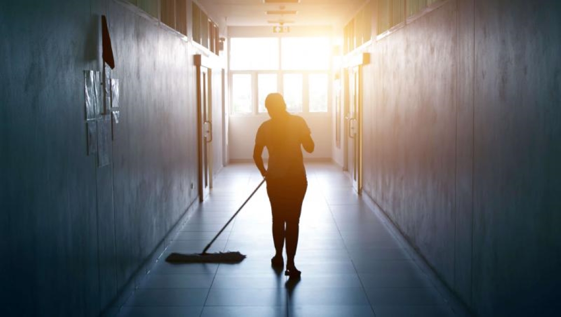 Se caută femeie de serviciu la o școală din județ - LISTA locurilor de muncă