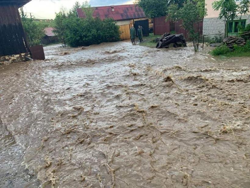 Un nou COD GALBEN de inundații a fost emis de meteorologi 