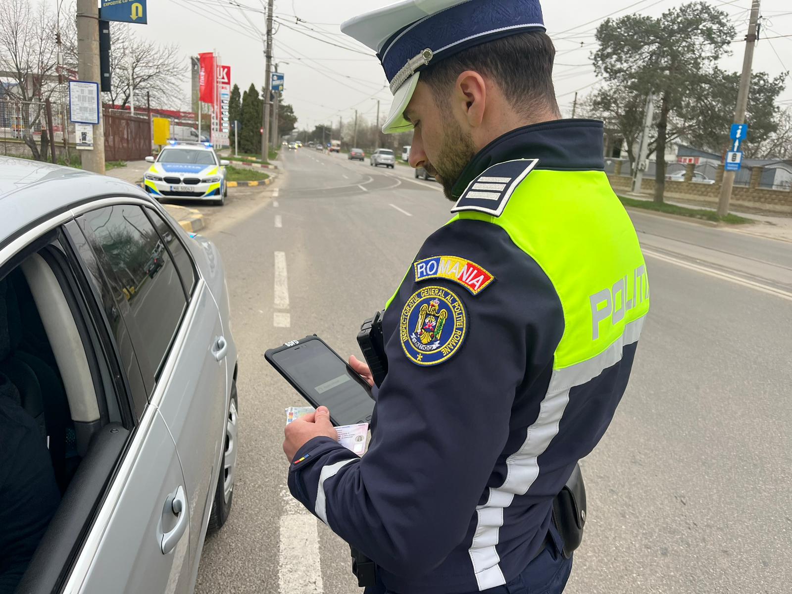Polițiștii botoșăneni au făcut „curățenie” printre bețivi și drogați