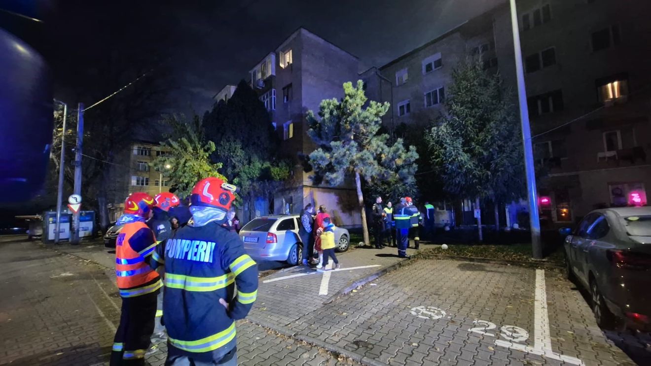 Miros de gaze într-un bloc din municipiul Botoșani, intervenții la lăsarea nopții 