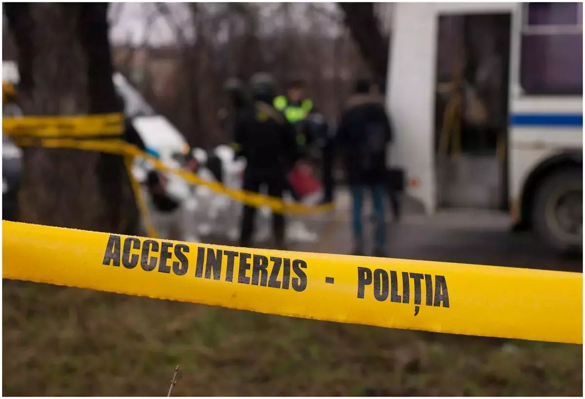 Crimă în fața unei mănăstiri: Un tânăr a fost UCIS și alți trei răniți  