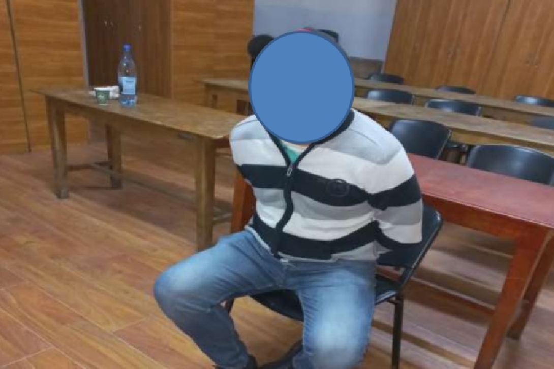 SCANDAL în scara unui bloc din Botoșani: Bărbat dus în cătușe la sediul Poliției Locale