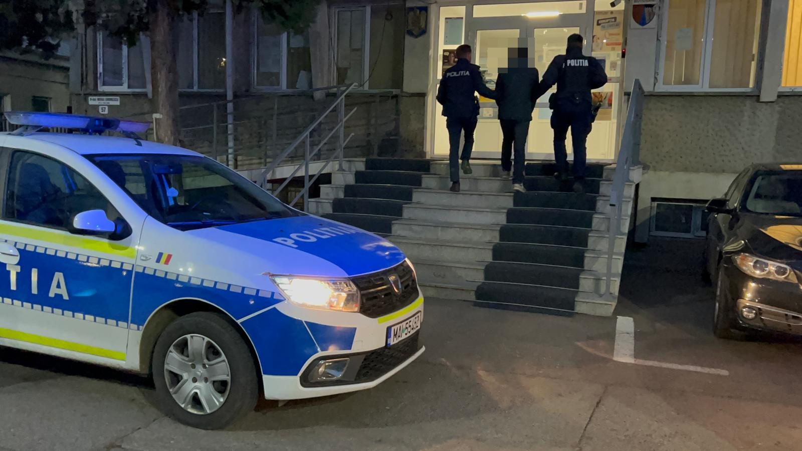 Botoșănean încătușat în trafic și adus la sediul Poliției 