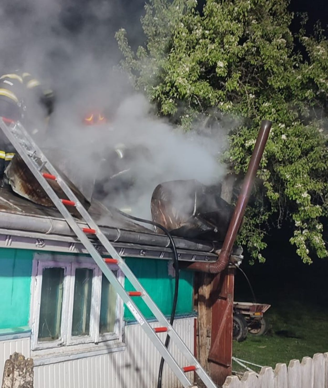 incendiu la o casa.