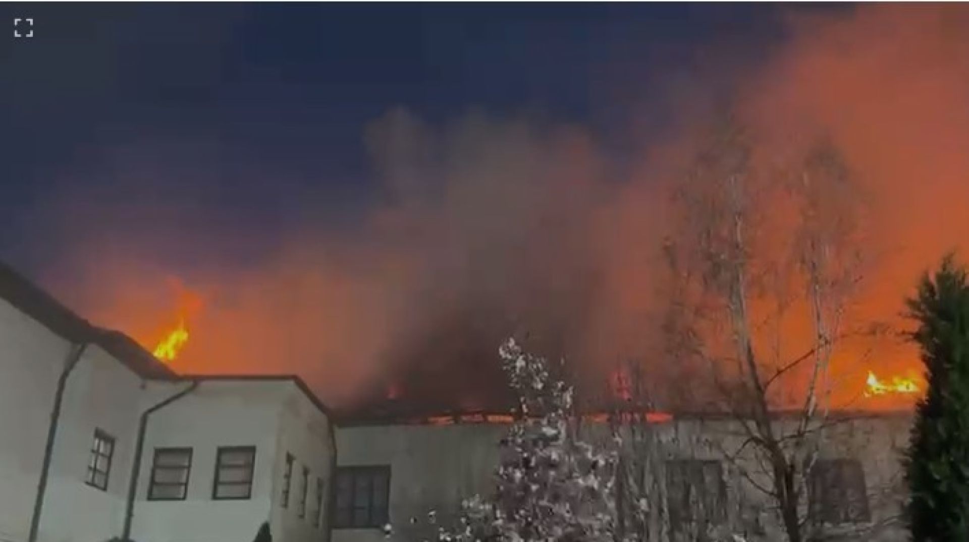 incendiu la o manastire.