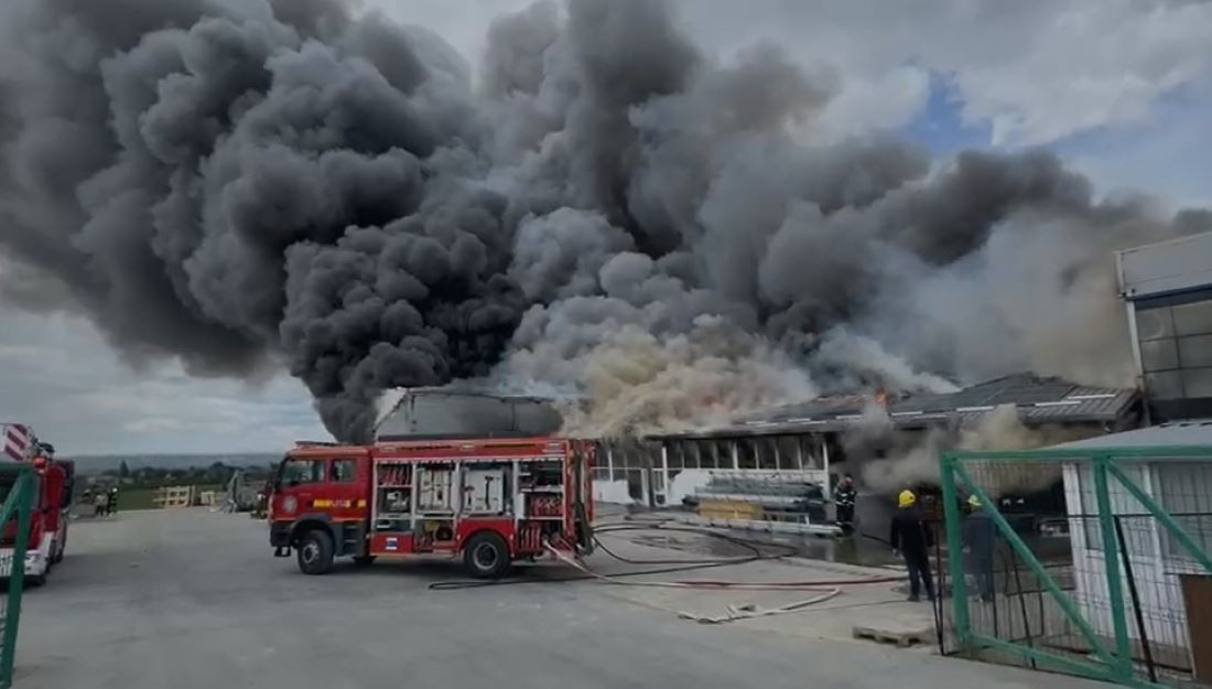 Incendiu URIAȘ la Salcea: Populația avertizată prin RoAlert - VIDEO