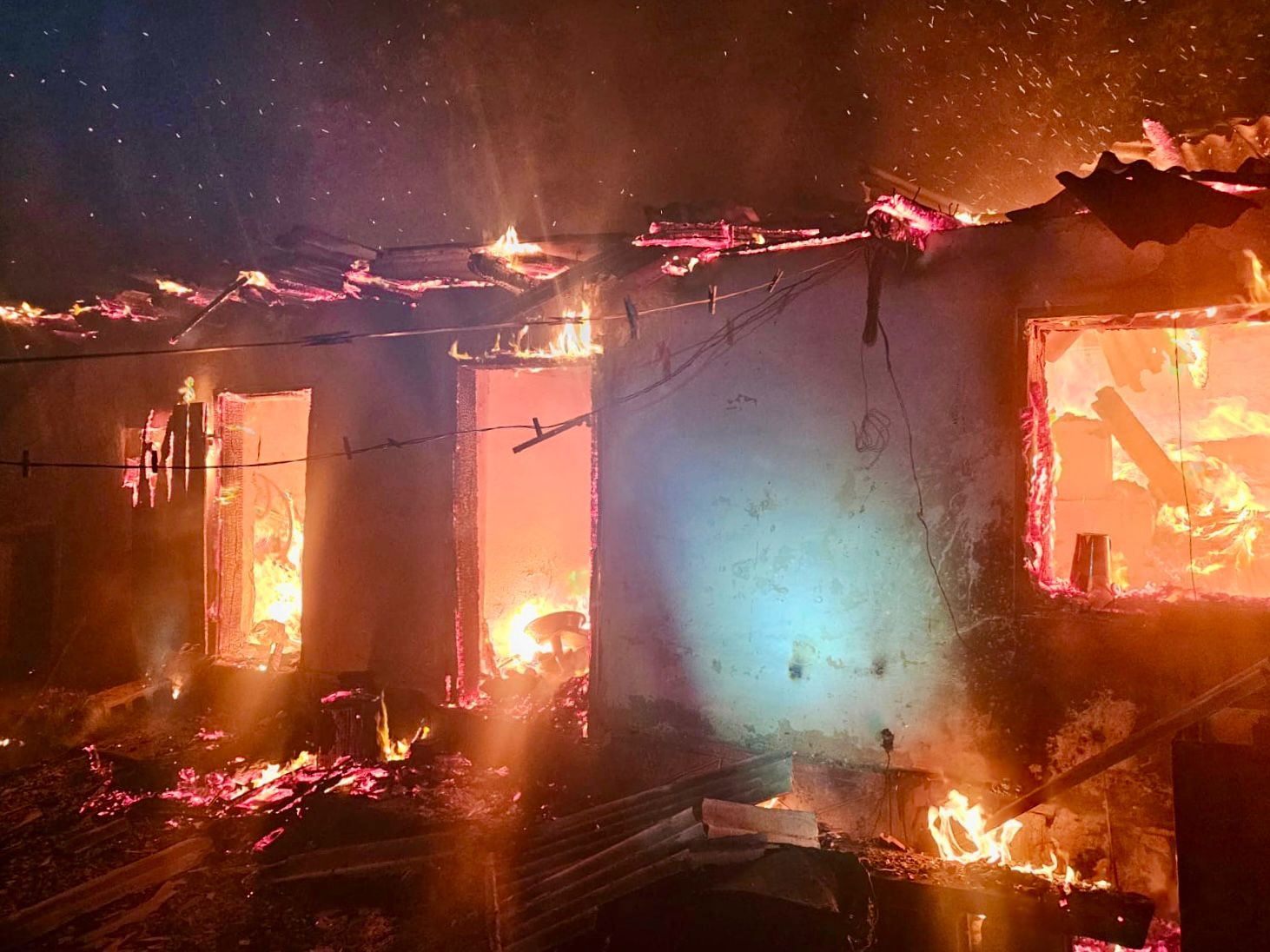 incendiu violent noaptea trecuta
