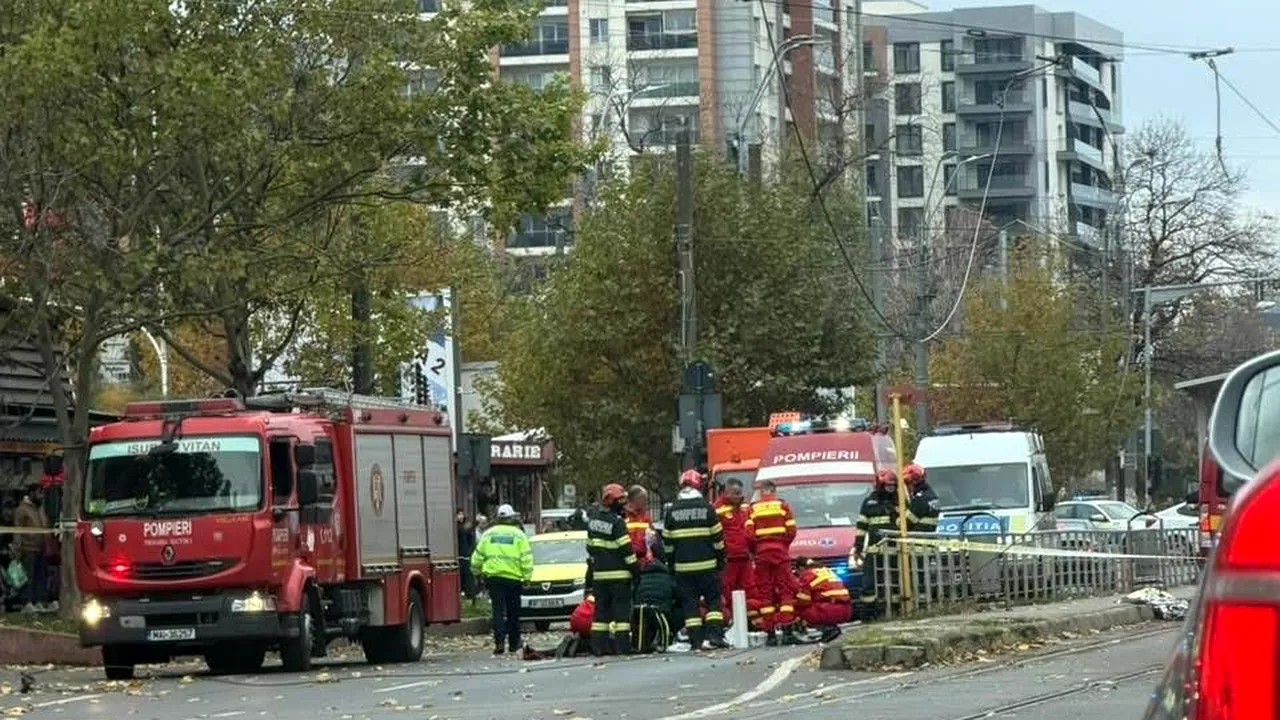 TRAGEDIE pornită de la o macara de Botoșani: Femeie moartă după ce a fost lovită de un cablu de tramvai 