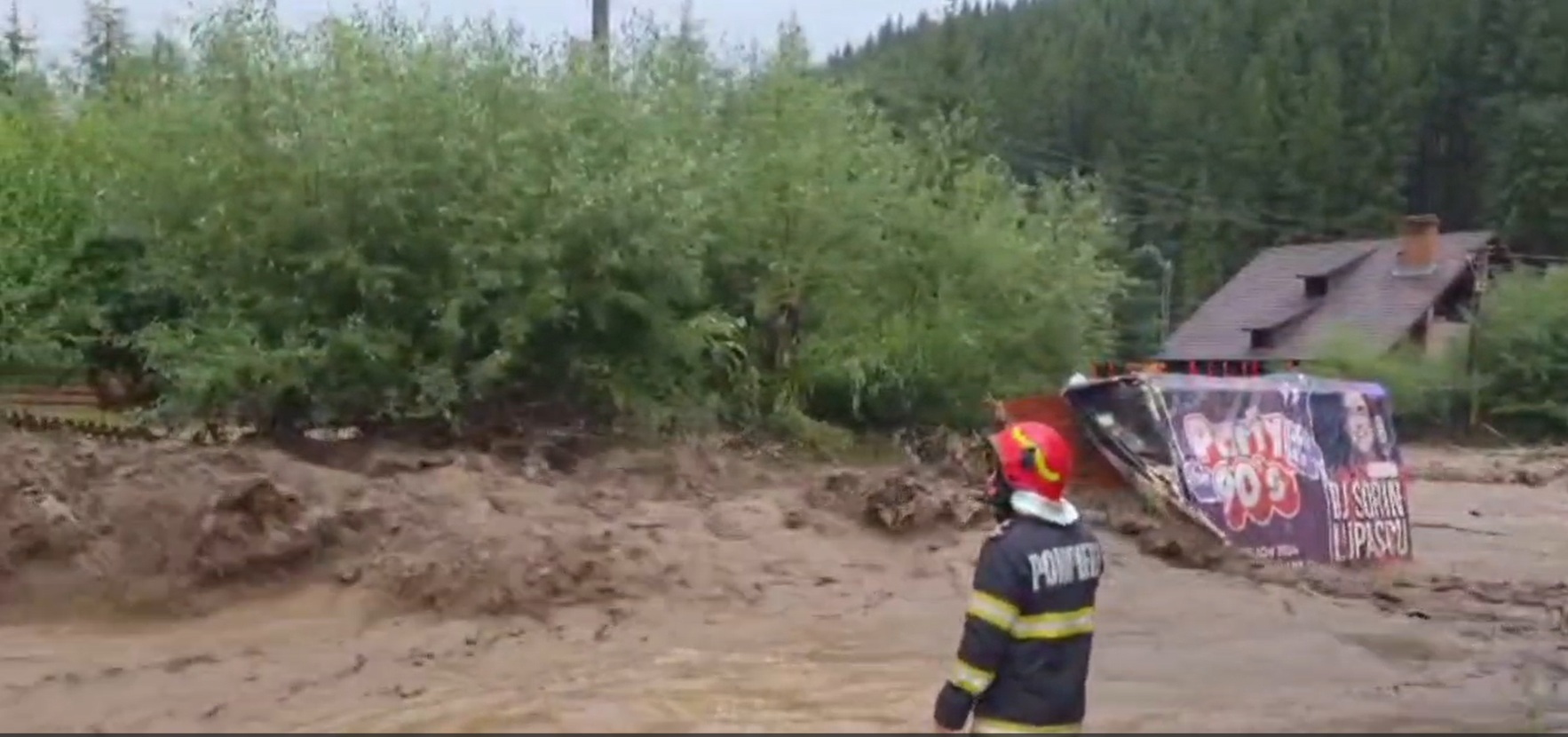 Nenorocire după furtună: Viață „înghițită” de ape, misiuni dramatice ale pompierilor – VIDEO