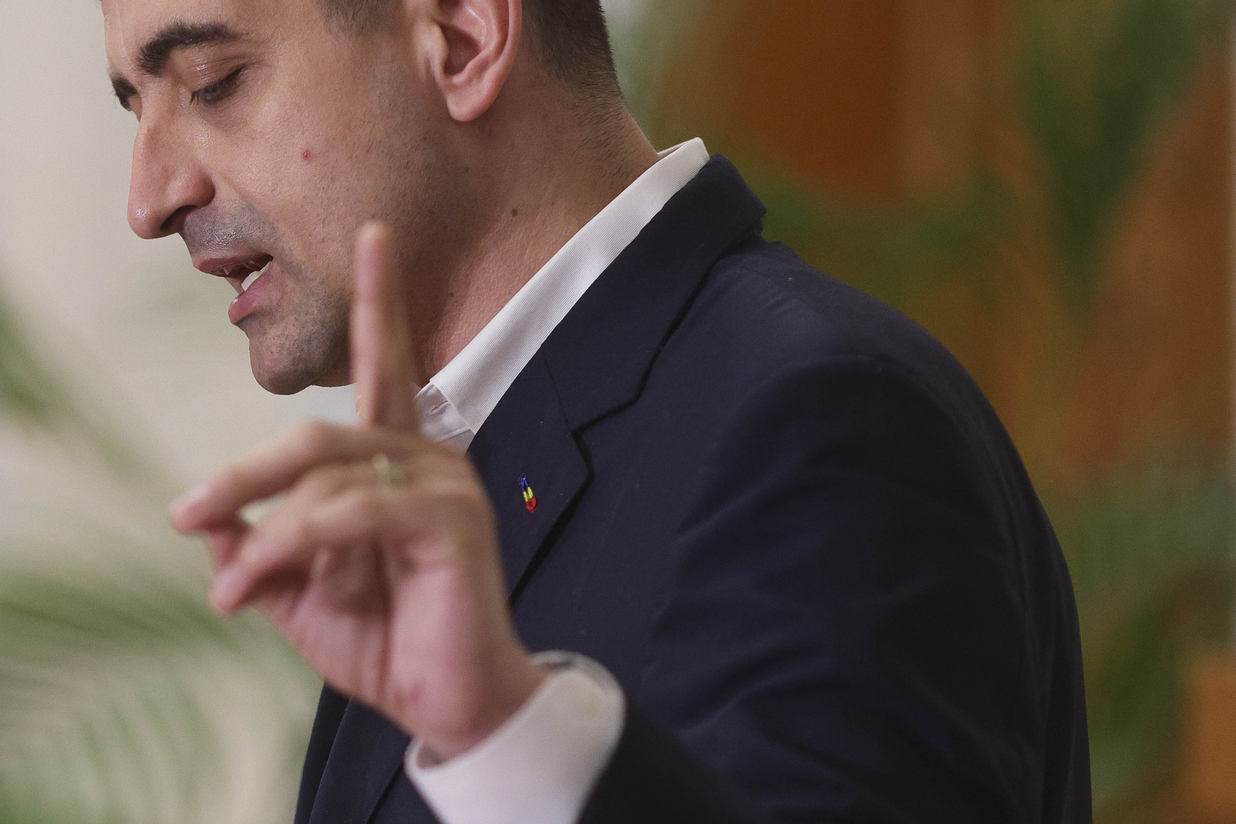 AUR acuză Guvernul demis de „uzurpare” după OUG privind investițiile în apărare