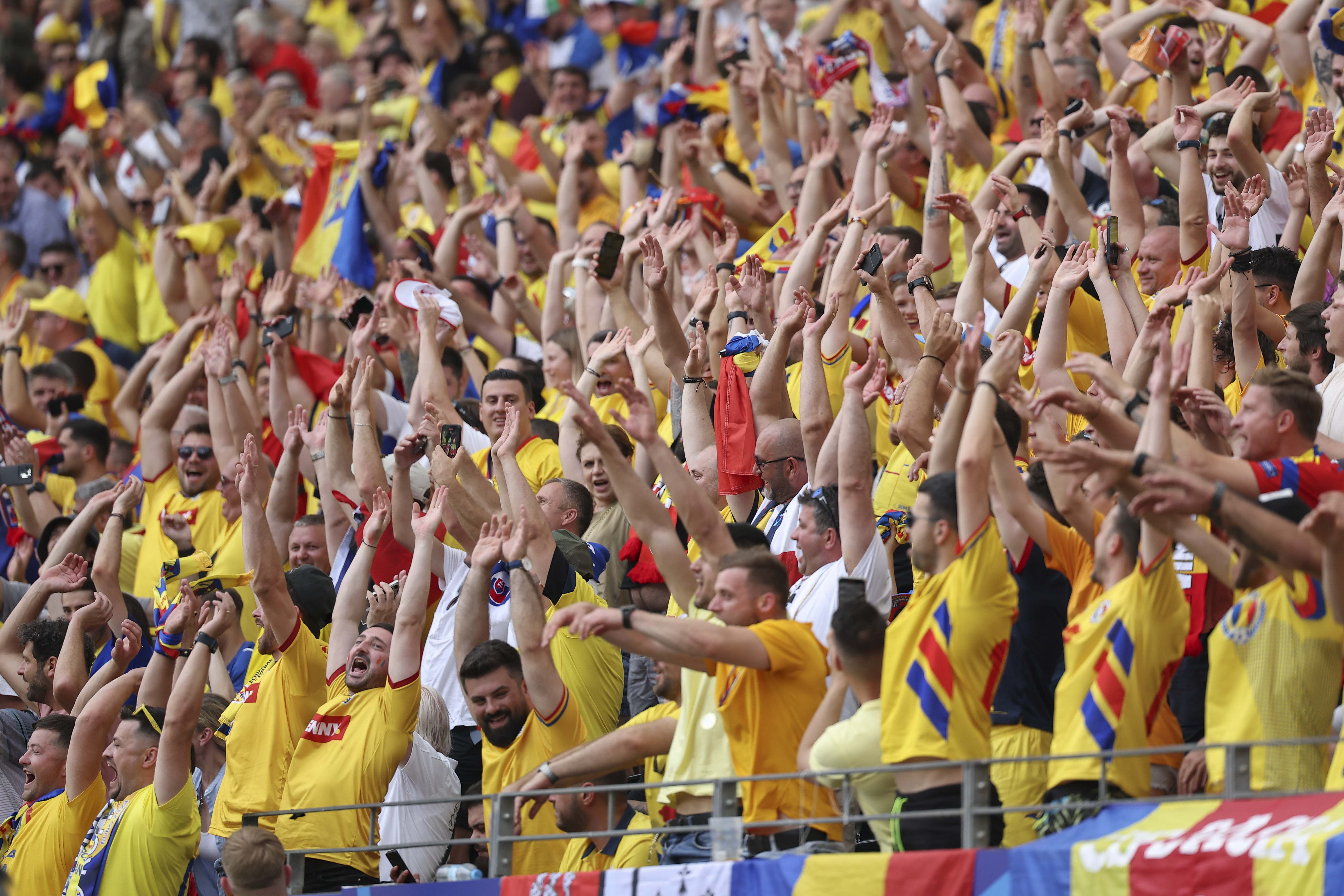Copiii românilor din diaspora chemați să ajute fotbalul nostru. Mișcarea făcută de FRF