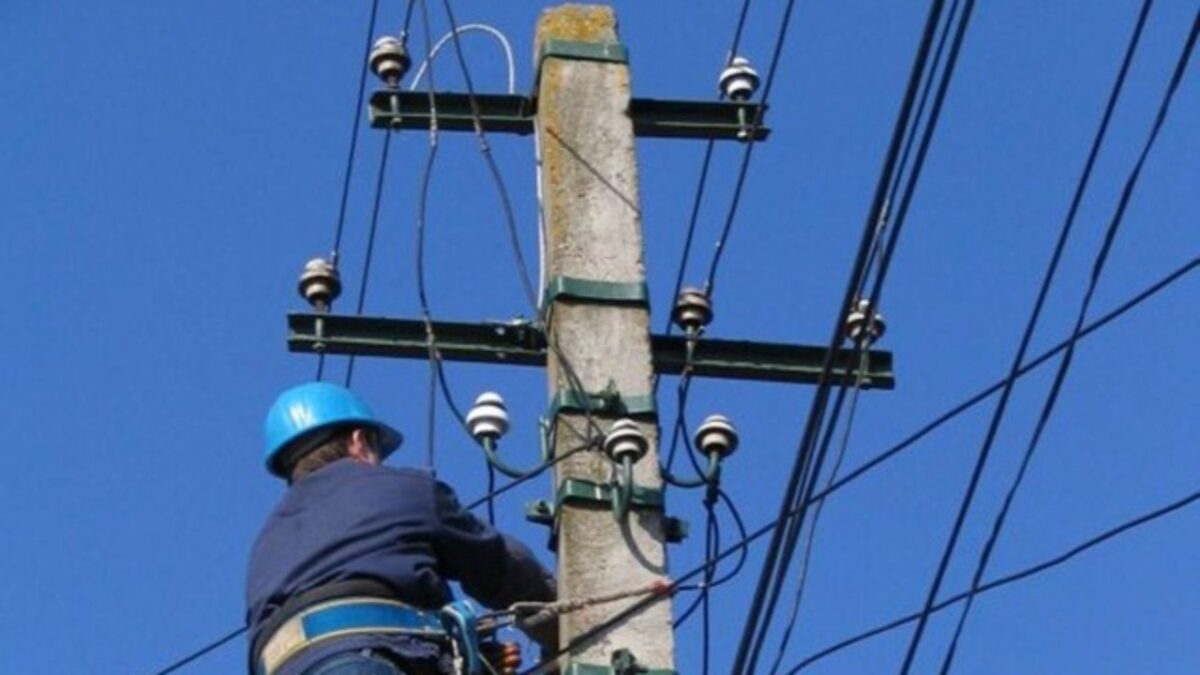 Trei localități din Botoșani rămân fără curent