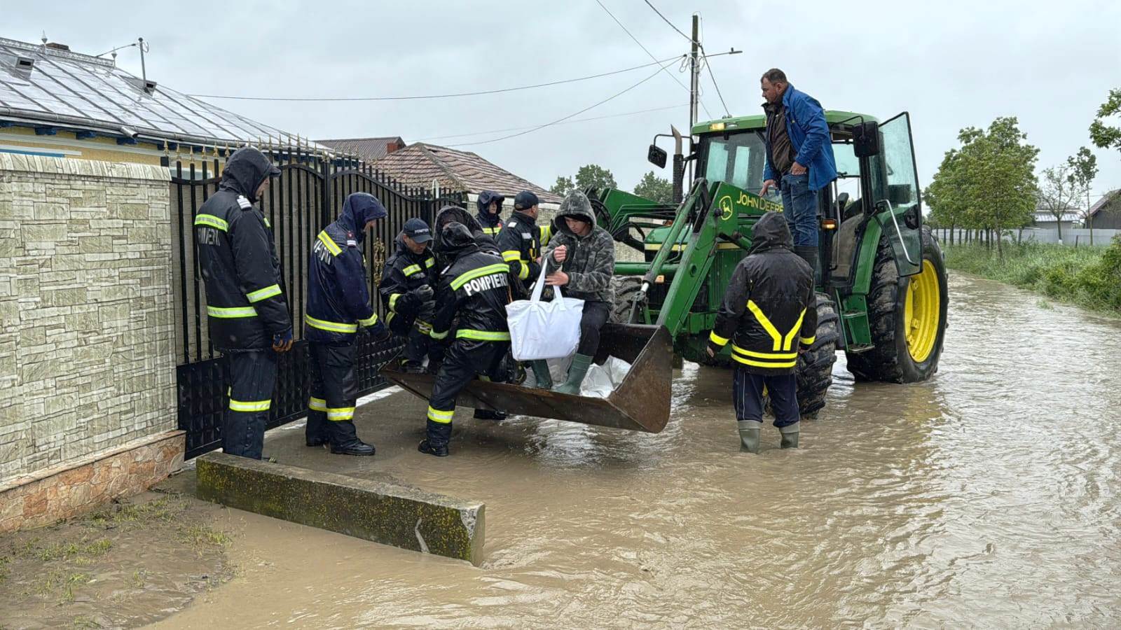 ULTIMA ORĂ: Pericol de inundații, se așteaptă viituri pe râurile mici