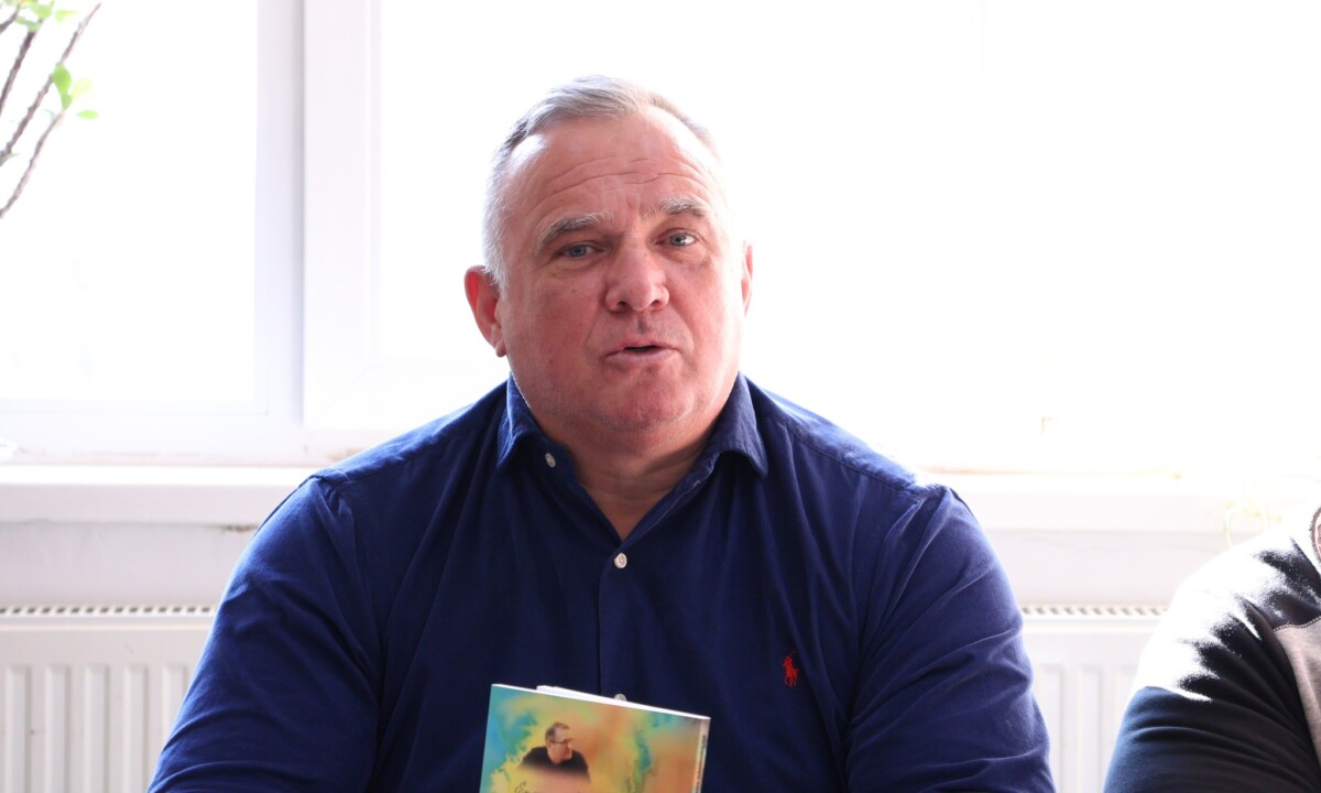 Ioan Clamparu se dedica artei.