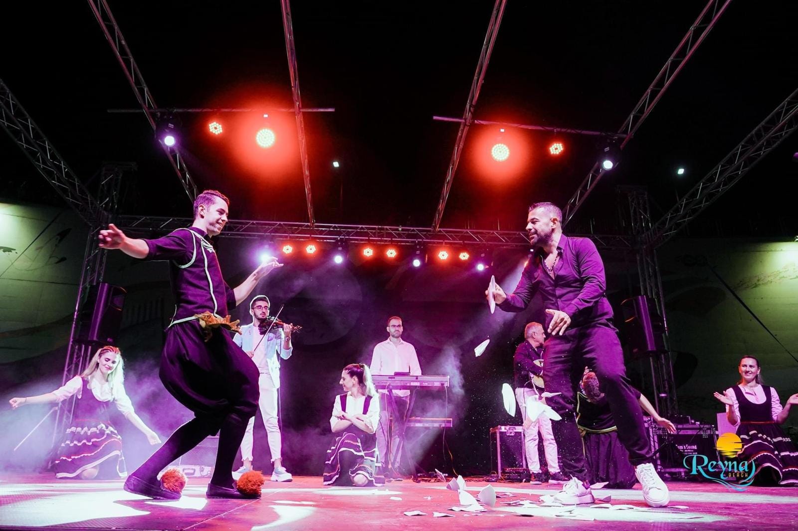 Iubește grecește! Seară grecească la Complex Rediu cu un celebru cântăreț și un meniu pe cinste