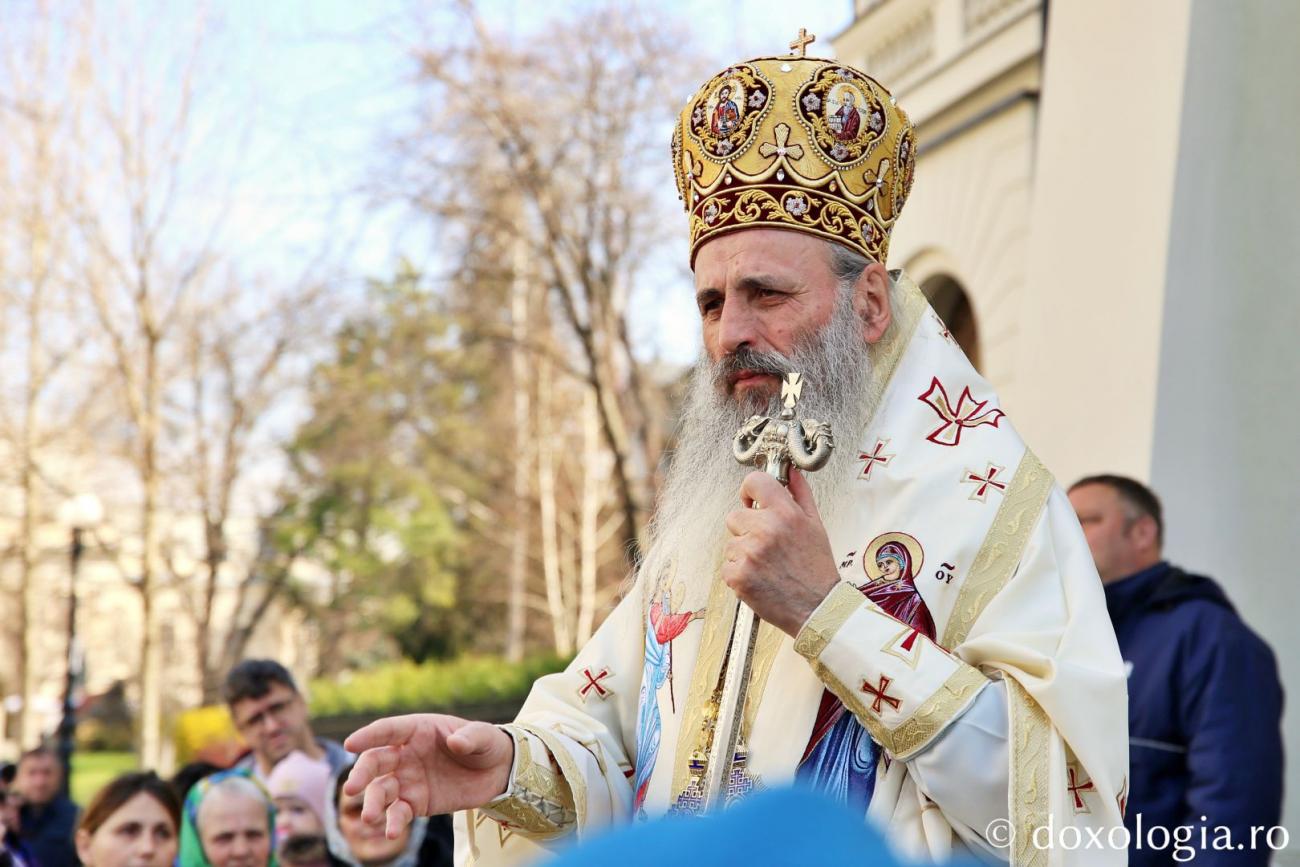 ÎPS Teofan, în mijlocul credincioșilor din Horia pentru o slujbă de sfințire și rugăciune