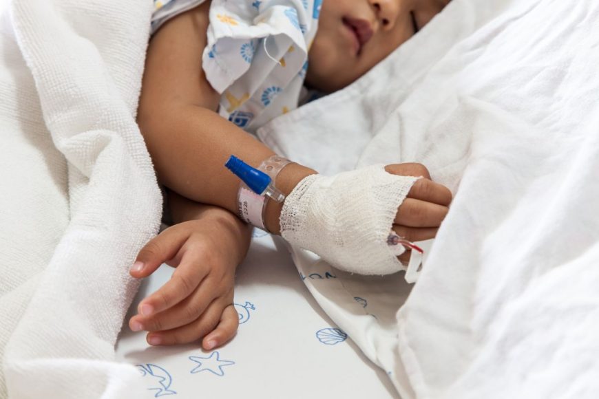 Copil de nici doi ani din Botoșani, în lupta pentru viață: Are nevoie de ajutor urgent