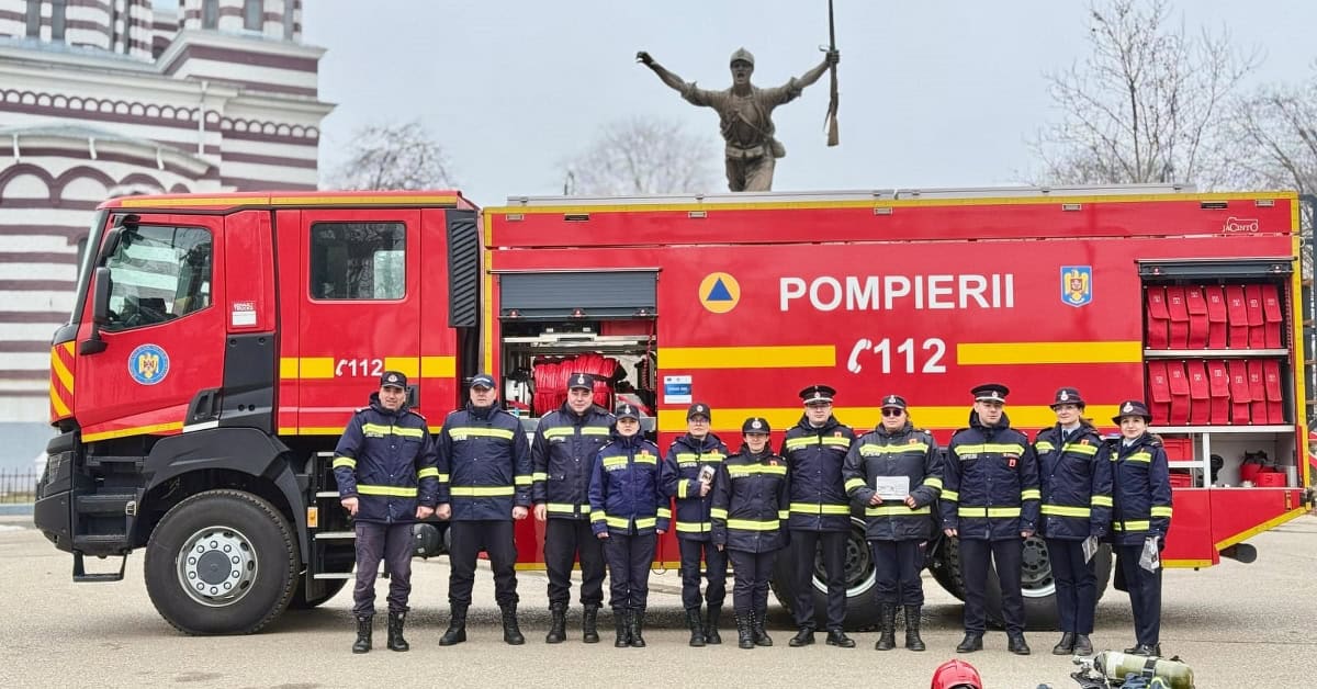 Pompierii au dus lecții de prevenire în Dorohoi și comunele din Botoșani: copiii, cei mai încântați