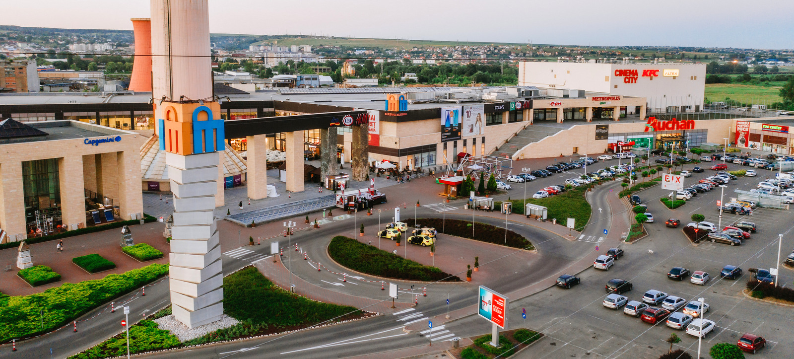 Deschise în a doua zi de Paște: Auchan și magazinele din Iulius Mall Suceava. Cinema City te așteaptă în fiecare zi la film