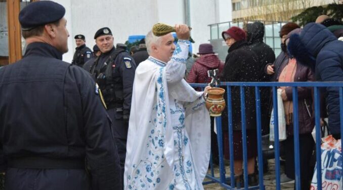 De Bobotează, jandarmii botoșăneni se vor afla la datorie în zonele de distribuire a apei sfințite
