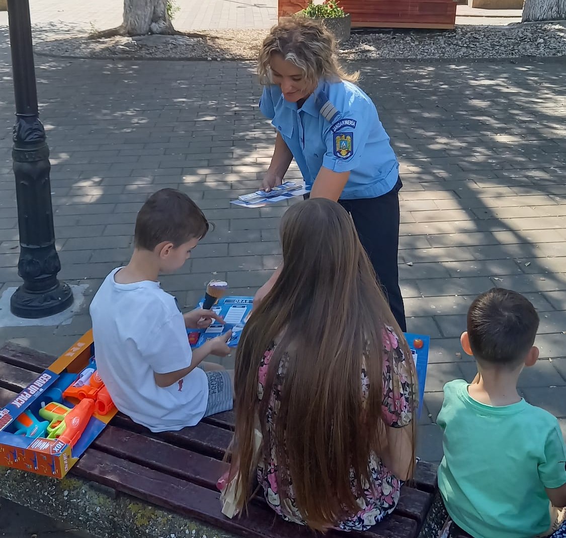 Jandarmii botoșăneni s-au asigurat că elevii revin la școală în siguranță – VIDEO 