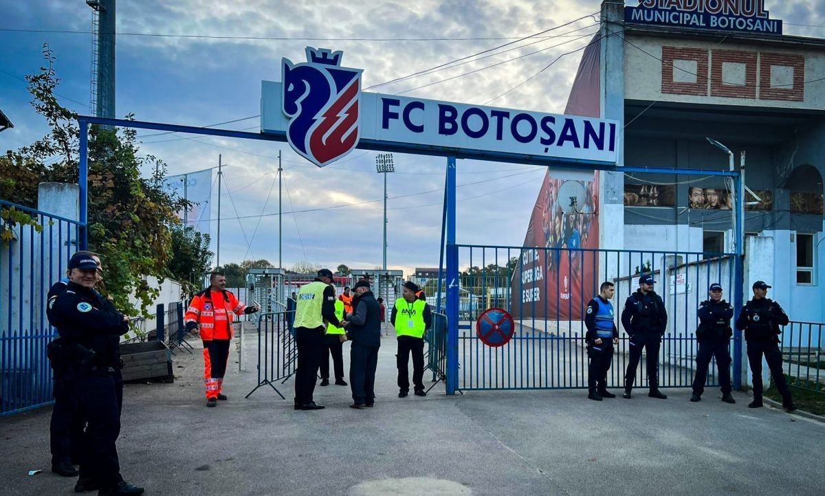 Jandarmii de la Bacau vin la Stadionul Municipal
