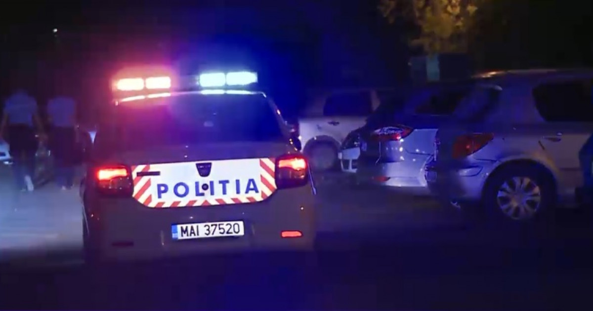 A fugit de polițiști la volanul unei mașini „fantomă”