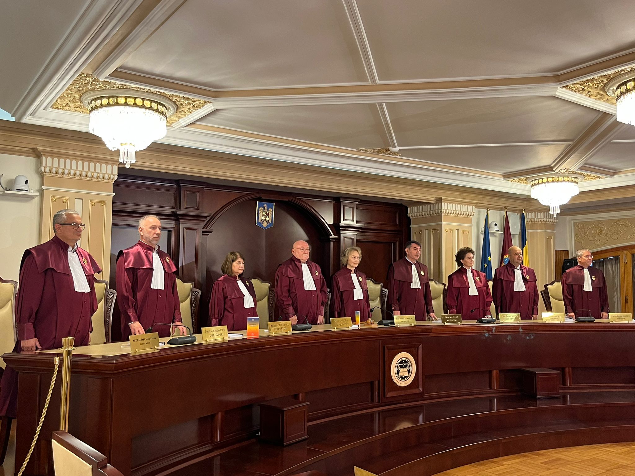 CCR decide soarta pensiilor speciale ale magistraților! Tensiune la vârful Guvernului