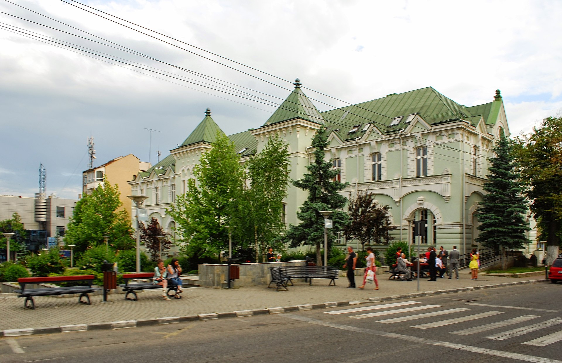 O cântăreață de stradă, un uriaș producător de șervețele, o amendă pe un drum și o hotărâre judecătorească șocantă