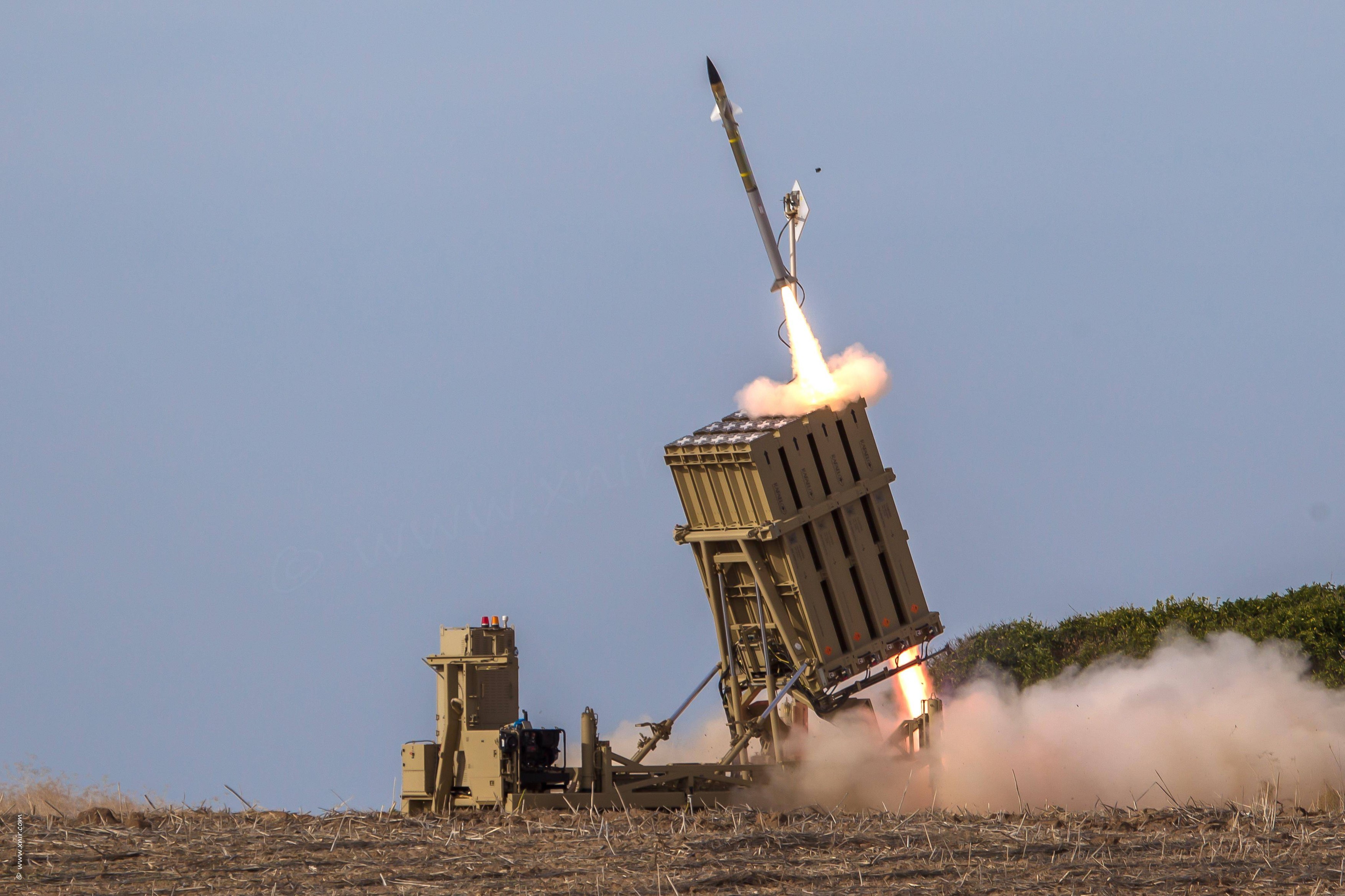 Israelul a lovit o instalație energetică Houthi, la 2.000 km distanță