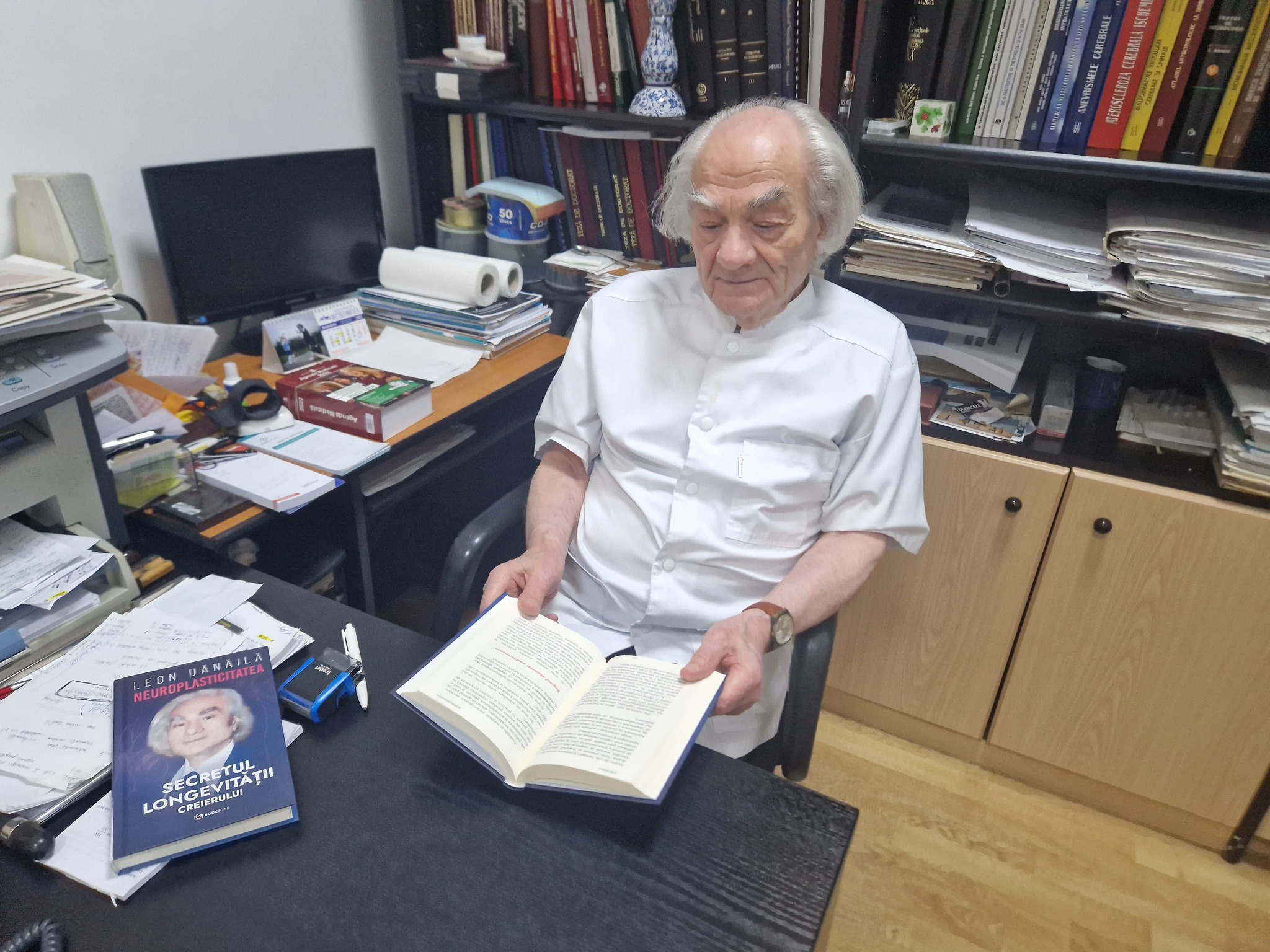 La mulți ani! Neurochirurgul Leon Dănăilă împlinește astăzi 91 de ani