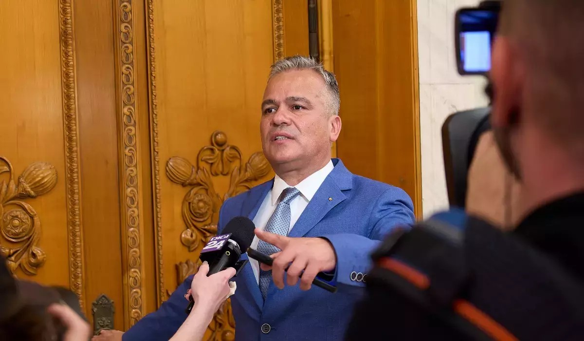 liberali exclusi din partid