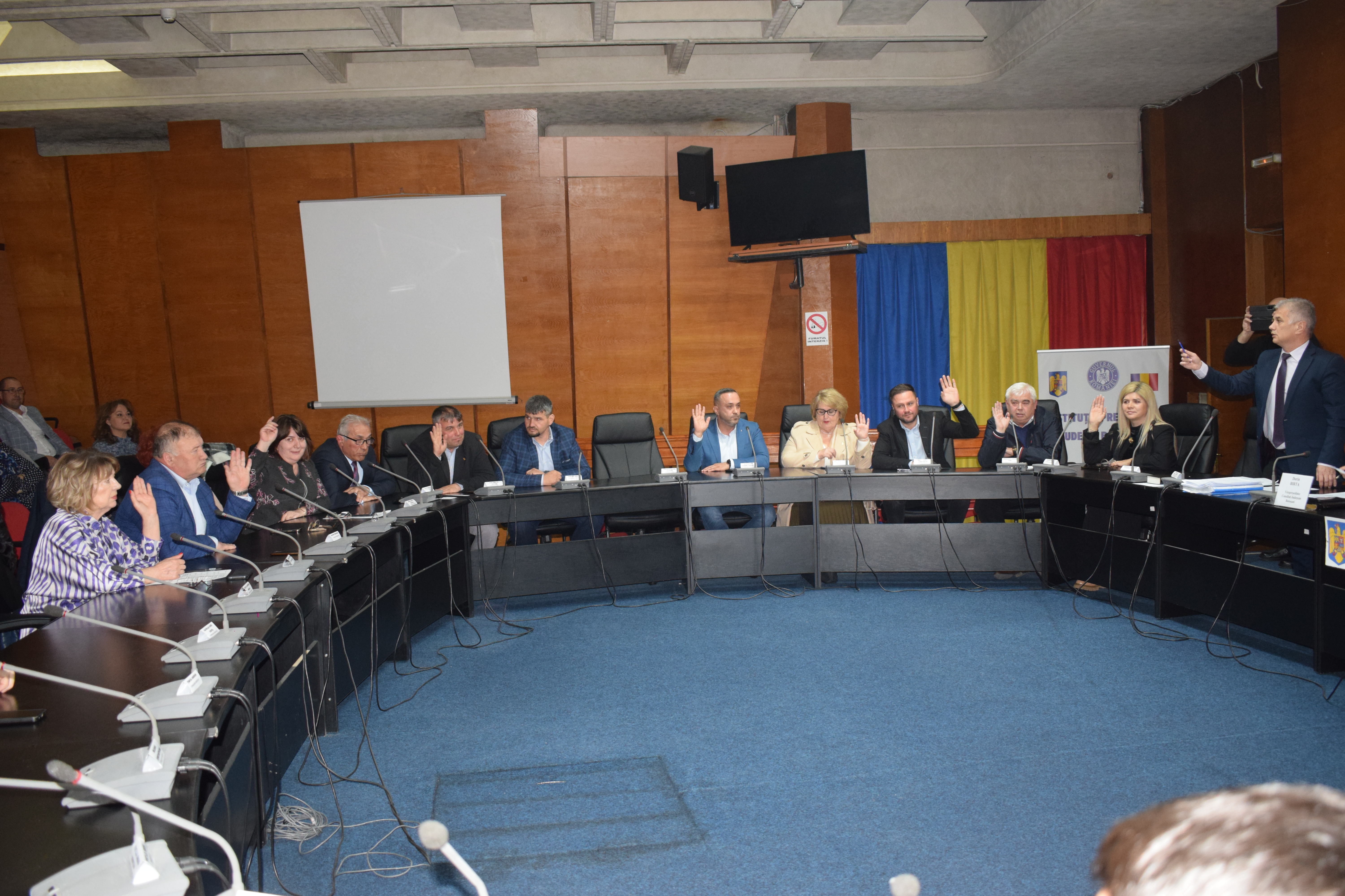 Se scumpește apa, liberalii au cerut DEMISIA directorului: Dăm o gură de oxigen unui bolnav în metastaze – VIDEO 