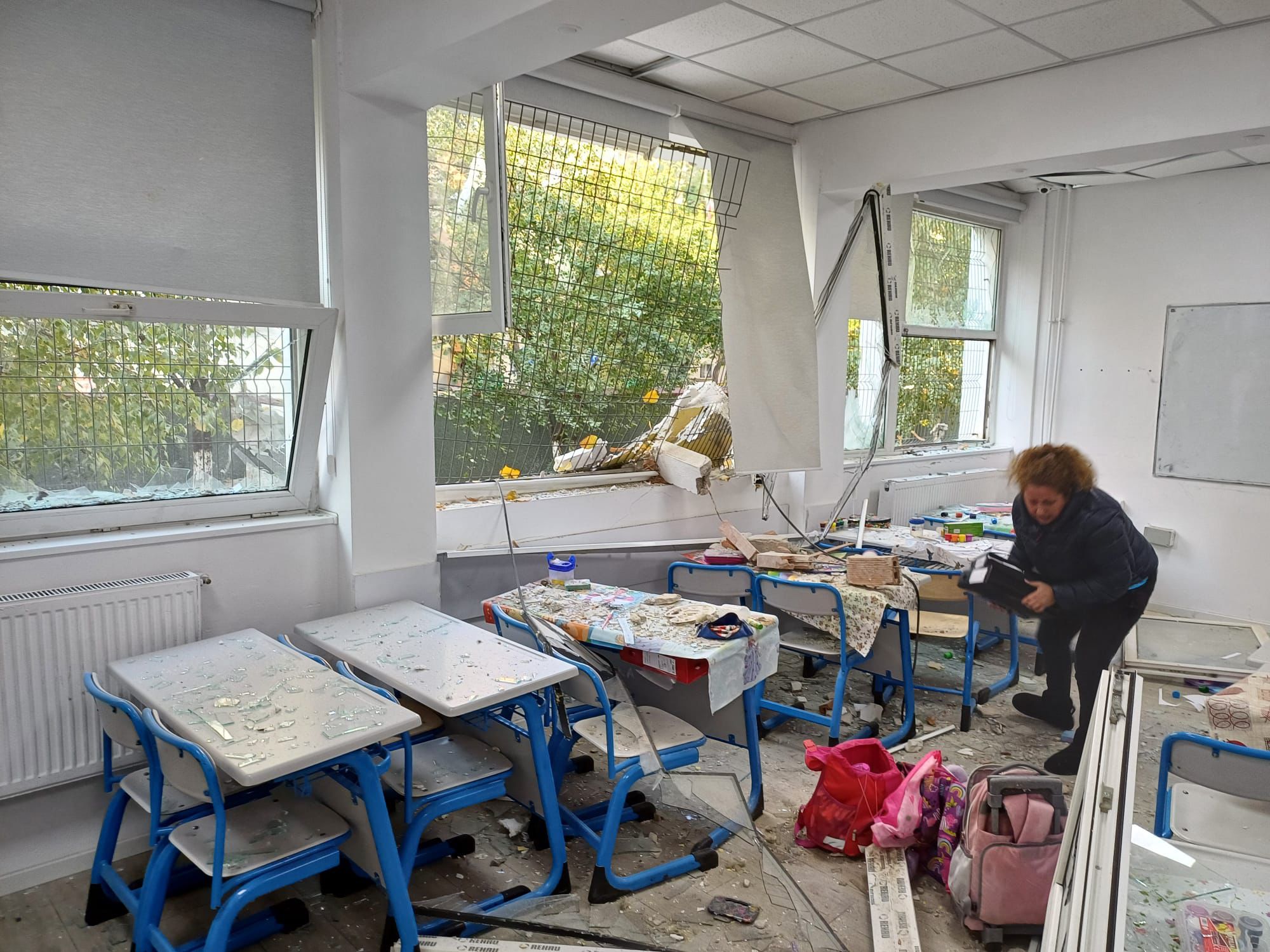 Explozie puternică lângă un liceu din Capitală: Elevi răniți, dar niciunul la spital