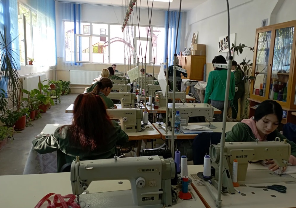 Școala de elită a textiliștilor români se află la Botoșani: Investitorii străini sunt atrași ca un magnet